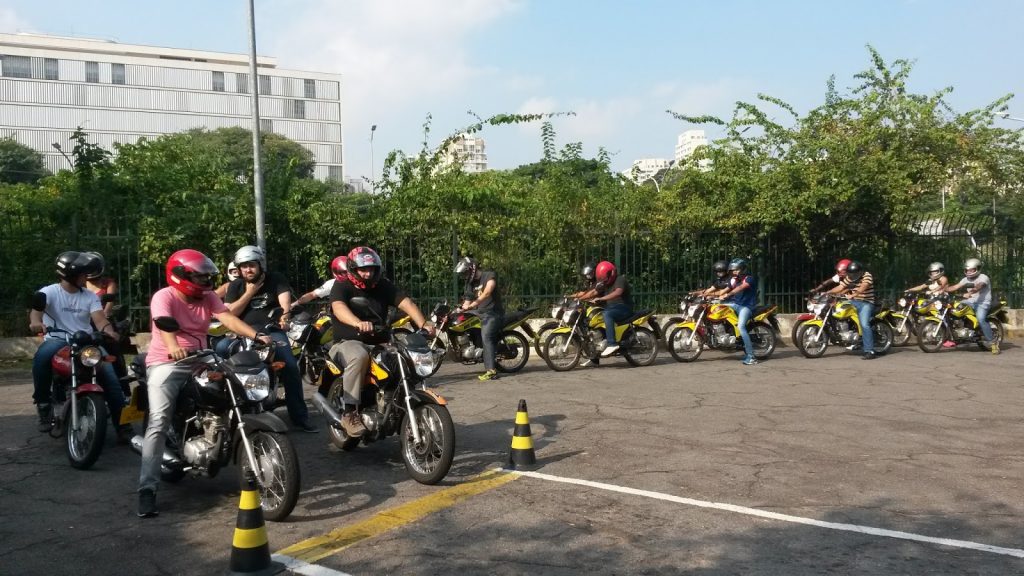 Entenda o que pode mudar na CNH para motos com as novas 